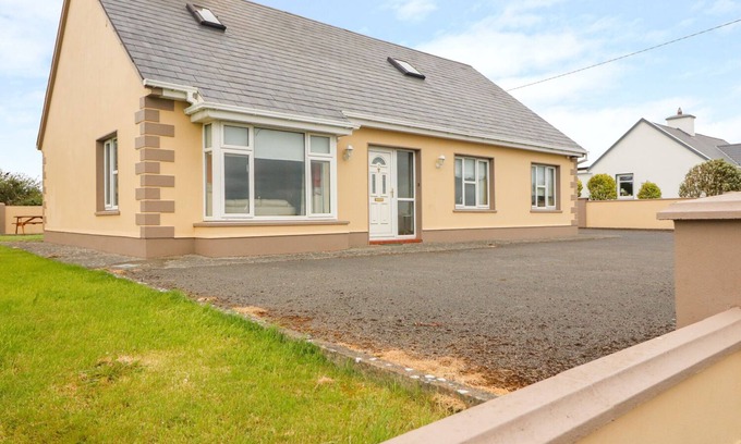 Quilty Cottage | THE COTTAGE, pet friendly, with open fire in Quilty, County Clare