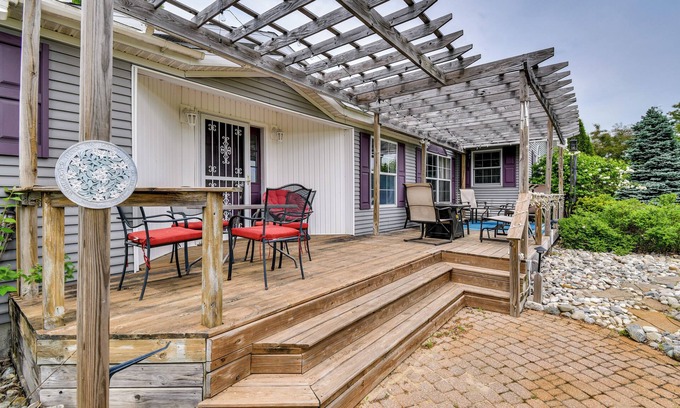 Kalkaska House | The Country House' - Kalkaska Retreat w/Fire Pit