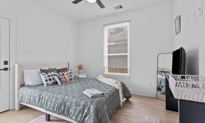 Northside House | The Cozy Corner - 5 min To Downtown Houston - PET FRIENDLY!