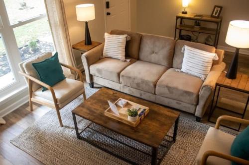 Huntsville House | The Cozy Getaway Grill & Roku at Your Convenience!