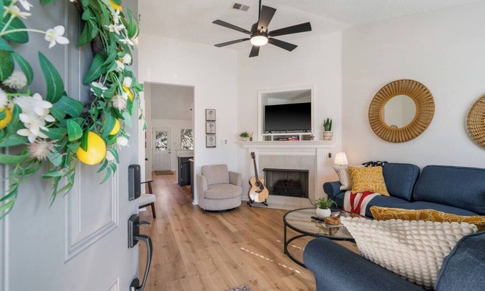 Southaven House | The Cozy Miss - Comfy Family-Friendly Southaven Bungalow - Peaceful Neighborhood