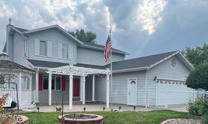 Grand Forks House | The Cozy Nest, Relax & Unwind