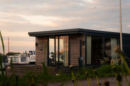 Lithoijen Boat Rental | The Creative Boat