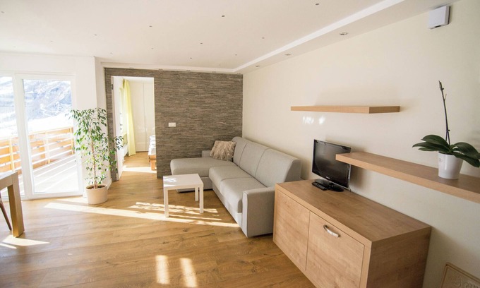 Leukerbad Apartment | The Cristal apartment house is situated in a quiet, sunny and central location
