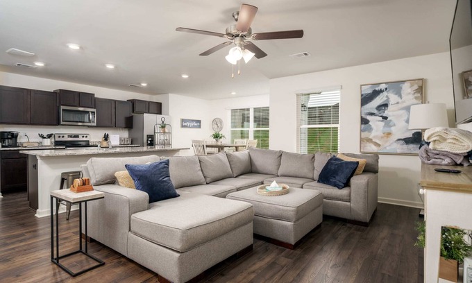 Tuscaloosa House | The Crossing Cottage- 4 BR 2.5BA- Ping Pong Table