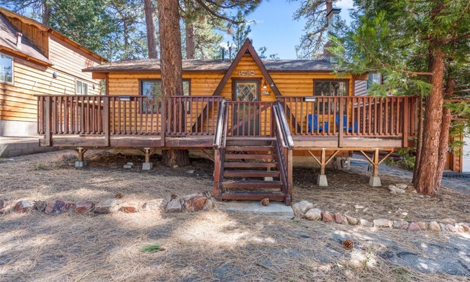Big Bear Lake House | The Cuddle Inn - True feeling of a great cabin! Beautiful and homey! Walking distance to the lake!