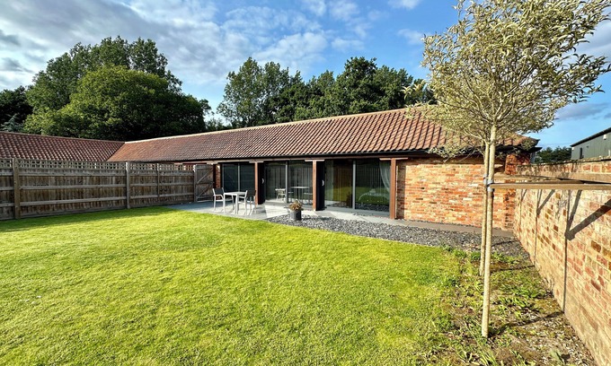 Brigg Cottage | THE DAIRY, romantic, country holiday cottage, with open fire in Brigg