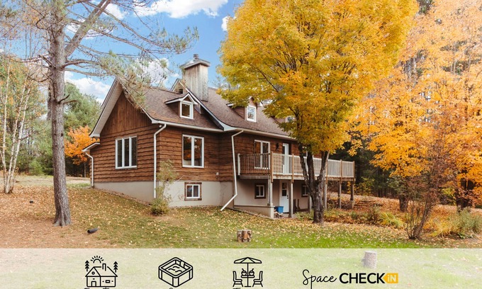 Labelle House | The Deer's Hideout | Spa | Firepit | BBQ