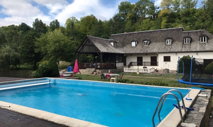 Villecerf House | The Domaine du Lac - Villecerf