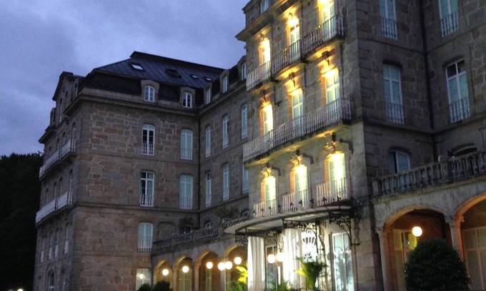 Mondariz-Balneario Apartment | The Dovecote of the Grand Hotel