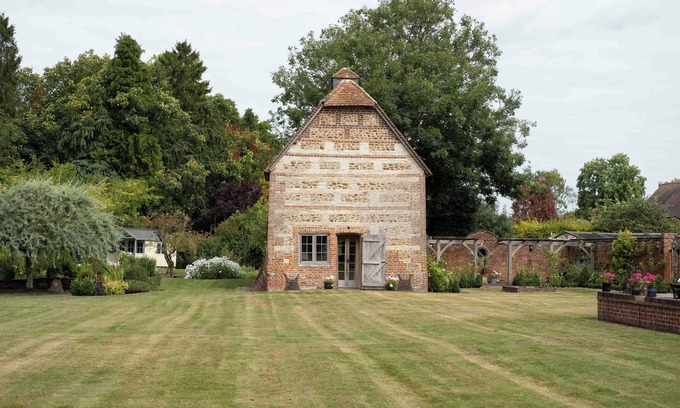 Letcombe Regis House | The Dovecote, historic cottage in a peaceful garden