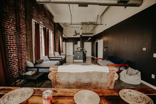 Downtown Memphis Apartment | The Downtown Bungalow Loft