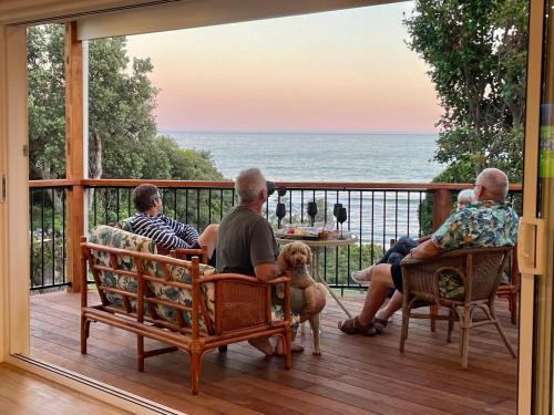 Lake Tyers Beach House | The Dunes *Beachfront* Lake Tyers Beach