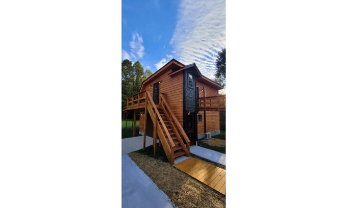 Edmond Cabin | The Eryie at Beauty Mountain