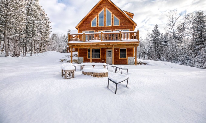 Bethel House | The Escape at ThunderSnow Sunday River lodge with Stunning Views to Wake Up to