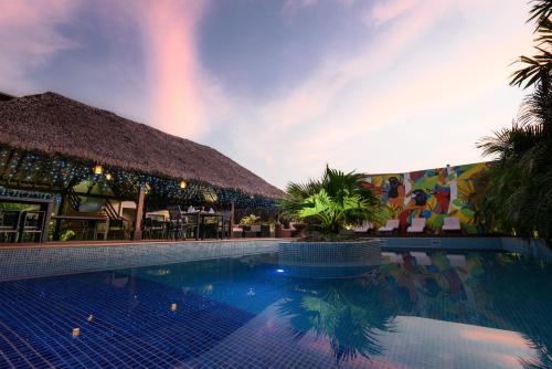 Luganville Hotel | The Espiritu