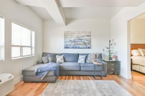 Athens Apartment | The Executive Loft - Walk to Sanford Stadium