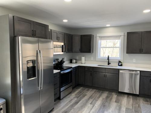 Burdett Apartment | The Fallsview at Burdett Falls