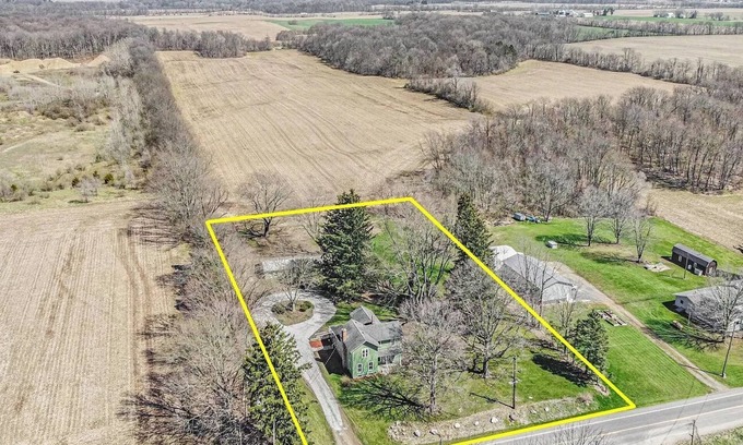 Berrien Springs Other | The Farm! An 1870βs Farmhouse with all the conveniences!