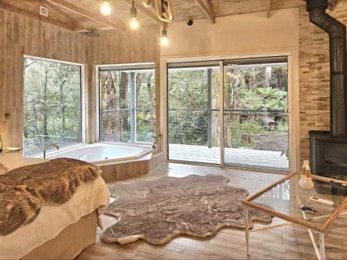 Mount Dandenong Bed & Breakfast | The Fernglen Forest Retreat