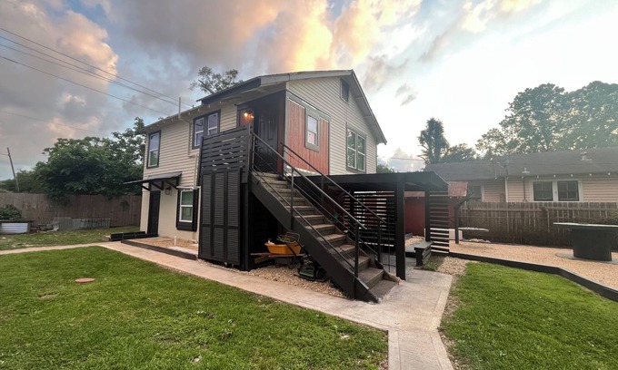 Mid City North Condo | The Fireman's Houz stands 3 mins from Exxon Mobile BR with huge yard