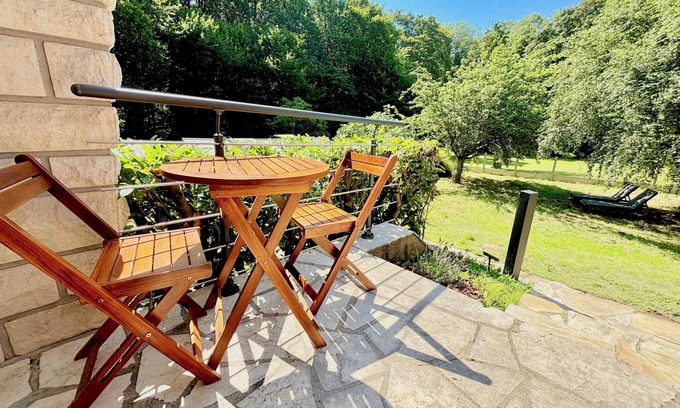 Bois-le-Roi Apartment | The Forest-Garden (Fontainebleau)