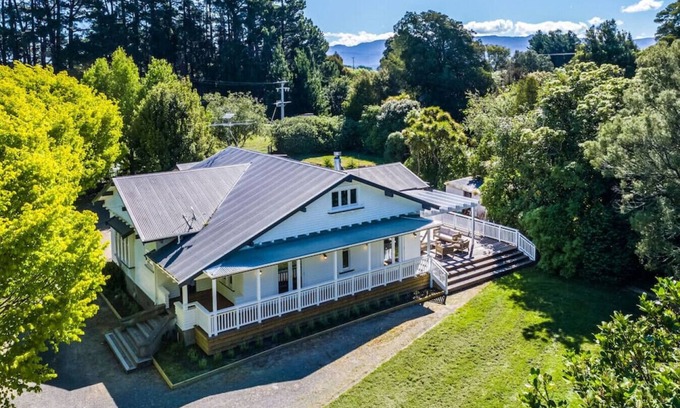 Pirinoa House | The Forest House, Martinborough