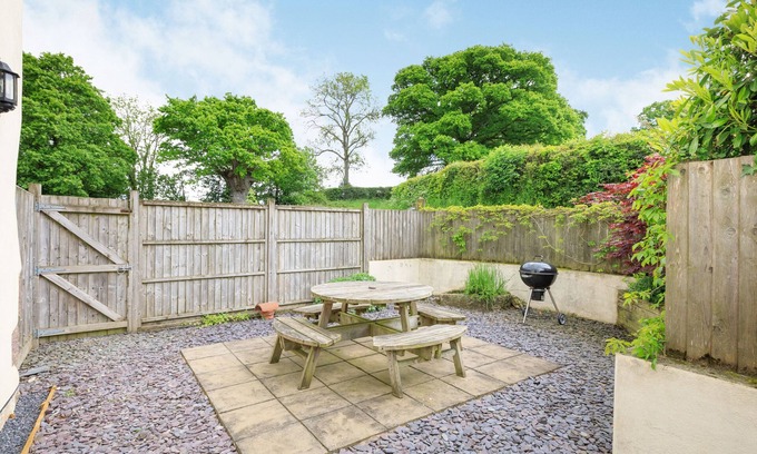 Newton Saint Cyres Cottage | THE FURROW, pet friendly, country holiday cottage in Tedburn St Mary