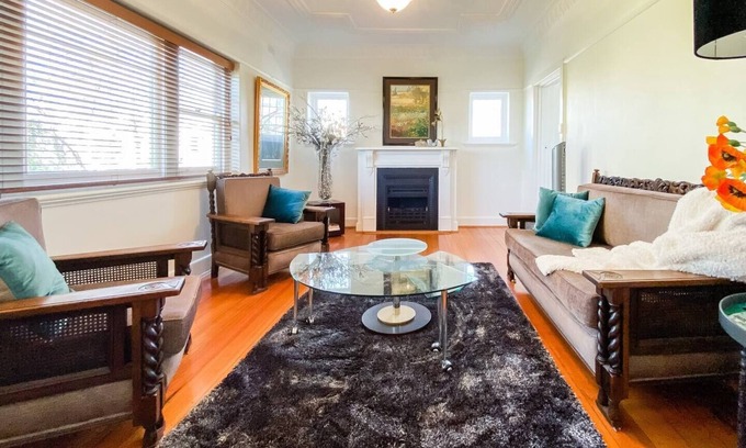 Albert Park Apartment | The Gables Stylish Victorian Beachfront Abode