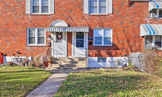 Allentown House | ‘The Gallery’, an Allentown Retreat w/Views!