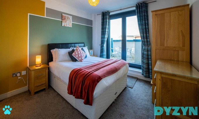 Atlantic Wharf Apartment | The Galley - Balcony - Parking - Cityscape Views