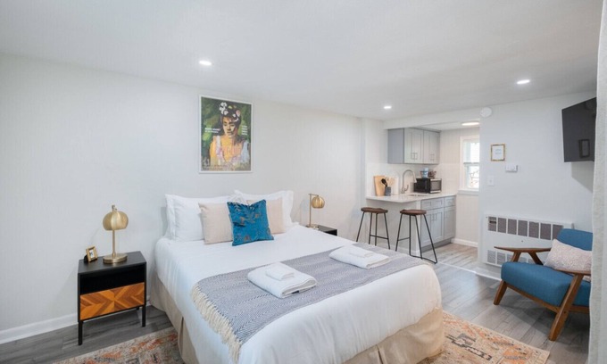 Old Mystic Apartment | The Gallup Studio · Near Mystic, Casinos + USCGA