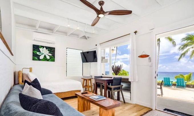 Pupukea House | The Gardenia at Ke Iki Beach Bungalows. Iconic Oceanfront stay.