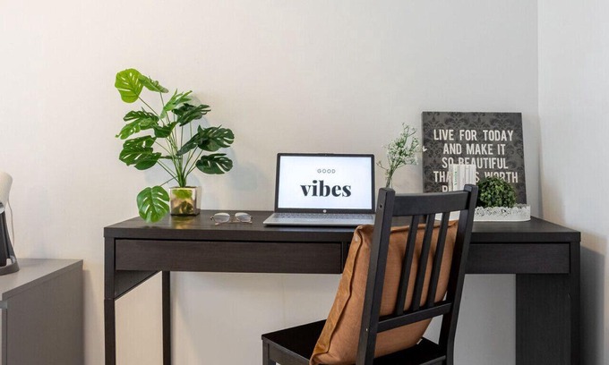 Griffintown Apartment | The Gathering Loft | 4BR Cozy-Chic Escape