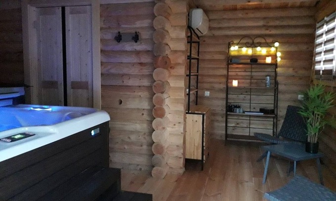 Saint-Martin-Choquel Cottage | The Gîte Nature is located in our equestrian farm, surrounded by animals