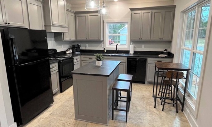 Calhoun Cottage | The Gray Cottage on Brownlee!