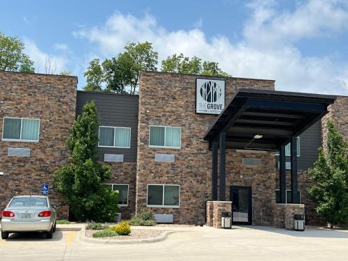 Eagle Grove Hotel | The Grove Inn And Suites