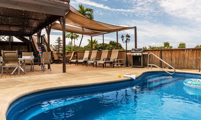 Historic Lahaina Front Street Bed & Breakfast | The Guest House