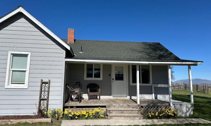 Klamath Falls Other | The Heritage House On 40 Acre Farm