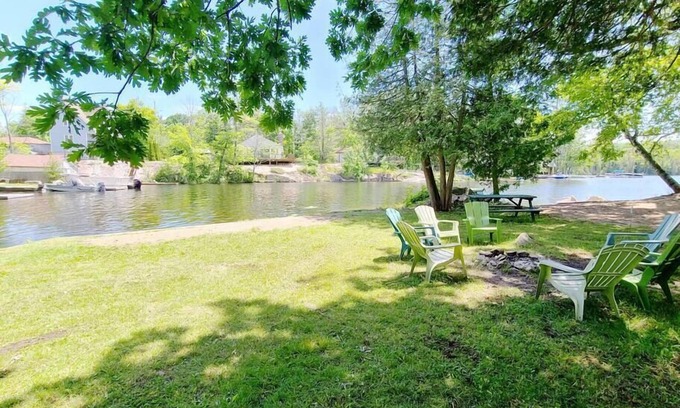 Selwyn House | The Hideaway - 3-bedroom Waterfront Cottage