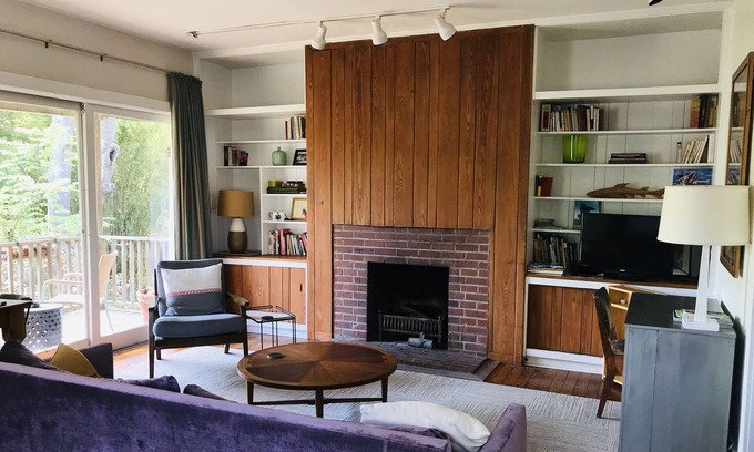 Thomas Square House | The Hideaway Perch at Half Moon House