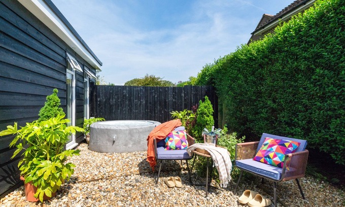 Battle House | The Hideout - One Bedroom House, Sleeps 2