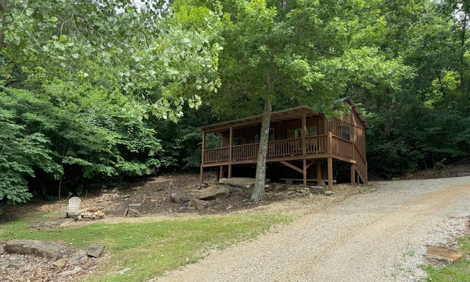 Mountain View Cabin | The Hilltop Cabins - Farmhouse