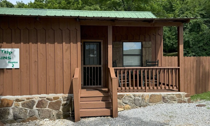 Mountain View Cabin | The Hilltop Cabins - Duplex #2