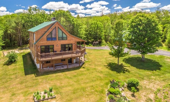 Brownfield House | The Hive at Blue Spruce Lodge White Mnts View