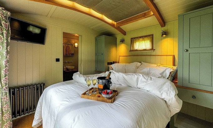 Lupton House | The Holt, a Stunning Cumbrian Shepherd’s Hut