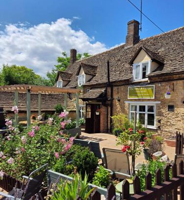 North Luffenham Bed & Breakfast | The horse and panniers guest house.