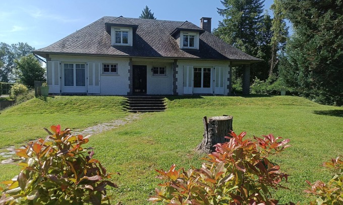 Lanobre House | The House in the Heart of Auvergne