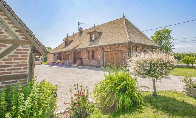 Saint-Martin-en-Bresse House | The House of Happiness