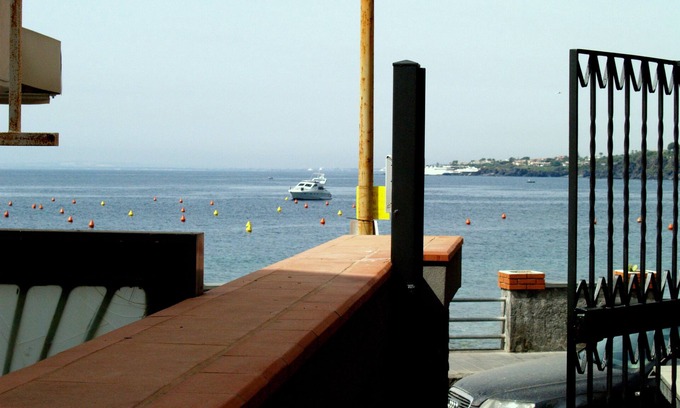 Aci Trezza Apartment | The House of Adriana in Acitrezza, 4 beds 30 meters from the sea of ​G. Rod